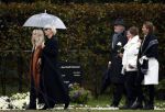 Naarden 8 oktober 2020
Begrafenis Jan des Bouvrie  op algemene begraafplaats Nieuw Valkeveen.
Monique en Bo des Bouvrie met daarachter Nicole des Bouvrie