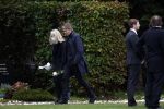 Naarden 8 oktober 2020
Begrafenis Jan des Bouvrie  op algemene begraafplaats Nieuw Valkeveen.
Piet Boon met zijn vriendin