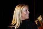 Noordwijk 16 oktober 2020
Boekpresentatie Martien Meiland in hotel Huis ter Duin .
Martien kwam met zijn vrouw Erica dochters Maxime en Montana. Powned verslaggeefster