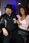 Amsterdam 8 oktober 2020
Beeld onthulling Andre Hazes sr bij madame Tussaud. Rachel en Andre Jr zijn allebei aanwezig.
