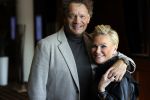 Noordwijk 16 oktober 2020
Manuela en Raymond v d Ploeg bij de boekuitreiking van Martien Meiland in hotel Huis ter Duin