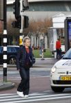 Amsterdam 4 november 2020
Renee Soutendijk met en zonder mondkapje op straat in Amsterdam zuid.