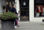 Amsterdam 7 oktober 2020
Rob v d Wouw met zijn dochter op de cornelis schuytstraat.