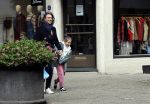Amsterdam 7 oktober 2020
Rob v d Wouw met zijn dochter op de cornelis schuytstraat.