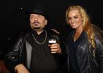 Amsterdam 8 oktober 2020
Beeld onthulling Andre Hazes sr bij madame Tussaud. Rachel en Andre Jr zijn allebei aanwezig. Samantha Steenwijk