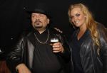 Amsterdam 8 oktober 2020
Beeld onthulling Andre Hazes sr bij madame Tussaud. Rachel en Andre Jr zijn allebei aanwezig. Samantha Steenwijk