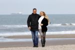 Scheveningen 22 oktober 2020
Samantha de Jong ( Barbie) hoogzwanger op het strand met partner Gerrit