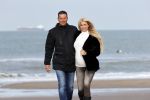 Scheveningen 22 oktober 2020
Samantha de Jong ( Barbie) hoogzwanger op het strand met partner Gerrit
