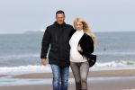 Scheveningen 22 oktober 2020
Samantha de Jong ( Barbie) hoogzwanger op het strand met partner Gerrit
