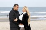 Scheveningen 22 oktober 2020
Samantha de Jong ( Barbie) hoogzwanger op het strand met partner Gerrit