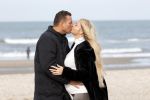 Scheveningen 22 oktober 2020
Samantha de Jong ( Barbie) hoogzwanger op het strand met partner Gerrit