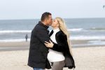 Scheveningen 22 oktober 2020
Samantha de Jong ( Barbie) hoogzwanger op het strand met partner Gerrit