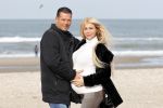 Scheveningen 22 oktober 2020
Samantha de Jong ( Barbie) hoogzwanger op het strand met partner Gerrit