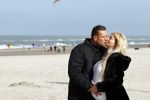 Scheveningen 22 oktober 2020
Samantha de Jong ( Barbie) hoogzwanger op het strand met partner Gerrit