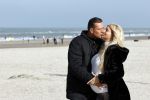 Scheveningen 22 oktober 2020
Samantha de Jong ( Barbie) hoogzwanger op het strand met partner Gerrit