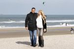 Scheveningen 22 oktober 2020
Samantha de Jong ( Barbie) hoogzwanger op het strand met partner Gerrit