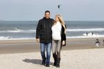 Scheveningen 22 oktober 2020
Samantha de Jong ( Barbie) hoogzwanger op het strand met partner Gerrit