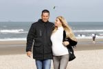 Scheveningen 22 oktober 2020
Samantha de Jong ( Barbie) hoogzwanger op het strand met partner Gerrit