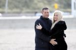 Scheveningen 22 oktober 2020
Samantha de Jong ( Barbie) hoogzwanger op het strand met partner Gerrit