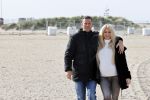 Scheveningen 22 oktober 2020
Samantha de Jong ( Barbie) hoogzwanger op het strand met partner Gerrit