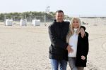 Scheveningen 22 oktober 2020
Samantha de Jong ( Barbie) hoogzwanger op het strand met partner Gerrit