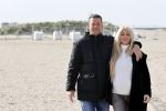Scheveningen 22 oktober 2020
Samantha de Jong ( Barbie) hoogzwanger op het strand met partner Gerrit
