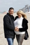 Scheveningen 22 oktober 2020
Samantha de Jong ( Barbie) hoogzwanger op het strand met partner Gerrit