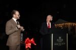 Noordwijk 5 november 2020
Harry Mens steekt de lichten van de kerstboom bij Hotel Huis ter Duin aan dit jaar. Stephan Stokkermans