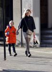 Amsterdam 7 november 2020
Suze Mens met haar zoon op straat in Amsterdam zuid