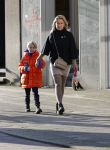 Amsterdam 7 november 2020
Suze Mens met haar zoon op straat in Amsterdam zuid