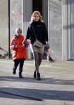 Amsterdam 7 november 2020
Suze Mens met haar zoon op straat in Amsterdam zuid