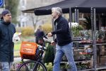 Amsterdam 5 november 2020
Victor Reinier op de fiets in Amsterdam zuid