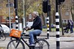 Amsterdam 5 november 2020
Victor Reinier op de fiets in Amsterdam zuid