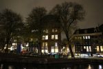Amsterdam 27 oktober 2020
In dit appartementencomplex wonen Isa Hoes Wessel v Diepen en Daphne Bunskoek