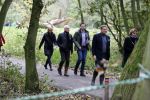 Alphen aan de Rijn 10 november 2021
Prinses Irene opent de Nationale Boomfeestdag. Samen met haar zoon prins Carlos, haar dochter prinses Margarita, schoondochter Viktoria en kleinkinderen plantte ze een Levensboom (een populier) in haar eigen Prinses IreneBos. Sterre Koning trad op . Albert Verlinde