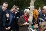 Alphen aan de Rijn 10 november 2021
Prinses Irene opent de Nationale Boomfeestdag. Samen met haar zoon prins Carlos, haar dochter prinses Margarita, schoondochter Viktoria en kleinkinderen plantte ze een Levensboom (een populier) in haar eigen Prinses IreneBos. Sterre Koning trad op . Albert Verlinde
