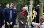 Alphen aan de Rijn 10 november 2021
Prinses Irene opent de Nationale Boomfeestdag. Samen met haar zoon prins Carlos, haar dochter prinses Margarita, schoondochter Viktoria en kleinkinderen plantte ze een Levensboom (een populier) in haar eigen Prinses IreneBos. Sterre Koning trad op . Albert Verlinde