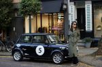 Amsterdam 1 november 2021
Camplin jas  en mini cooper op de cornelis schuytstraat