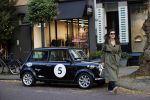 Amsterdam 1 november 2021
Camplin jas  en mini cooper op de cornelis schuytstraat