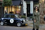 Amsterdam 1 november 2021
Camplin jas  en mini cooper op de cornelis schuytstraat