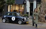 Amsterdam 1 november 2021
Camplin jas  en mini cooper op de cornelis schuytstraat