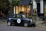 Amsterdam 1 november 2021
Camplin jas  en mini cooper op de cornelis schuytstraat