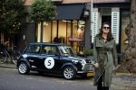 Amsterdam 1 november 2021
Camplin jas  en mini cooper op de cornelis schuytstraat