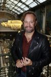 Amsterdam 30 oktober 2021
Boekpresentatie Jim bakkum in hotel Krasnapolsy.
Jim reikt het eerste boek uit aan zijn kinderen. Ook zijn vrouw Bettina Holwerda is natuurlijk aanwezig. carlo Boszhard kwam met zijn partner Herald