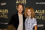 Amsterdam 1 november 2021
Premiere alles op tafel in het deLamar theater.
Carolien Borgers met ...