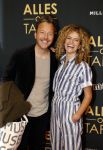Amsterdam 1 november 2021
Premiere alles op tafel in het deLamar theater.
Carolien Borgers met ...