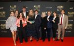 Amsterdam 1 november 2021
Premiere alles op tafel in het deLamar theater.
Aiko Beemsterboer, Eva Crutzen, Diederik Ebbinge, Linda de Mol, Peter Paul Muller, Will Koopman, Frank Houtappels, Lies Visschedijk en Ramsey Nasr tijdens de photocall van de premiere van de film Alles Op Tafel.