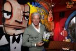 Amsterdam 13 november 2021
Dries Roelvink met zijn boek bij the Harbour Club Amsterdam zuid