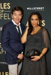 Amsterdam 1 november 2021
Premiere alles op tafel in het deLamar theater.
Dyantha Brooks kwam met collega Bart Ettekoven