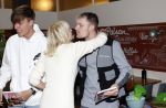 Hilversum 20 oktober 2021
Boek presentatie Irma Knol met haar zoons Milan Knol Enzo Knol en Sjen Knol